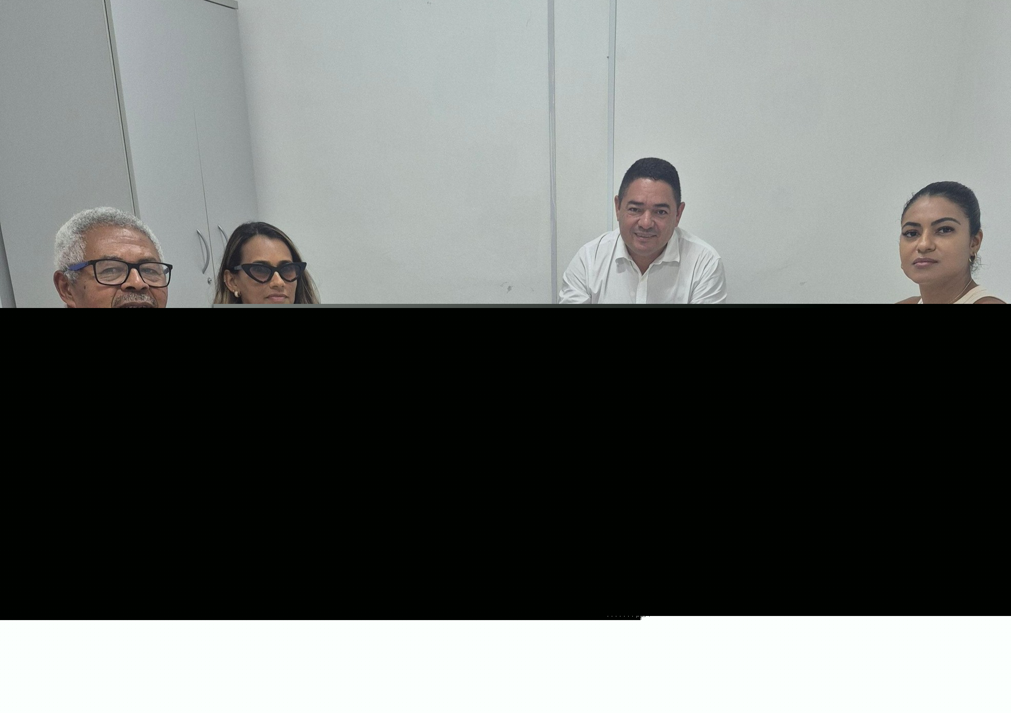 Em fevereiro, o vice-prefeito Flávio Henrique recebe os professores no gabinete, e mais uma vez, o prefeito Jaime Calado se recusa em abrir diálogo e mantém a porta fechada para a Educação. FOTO: ASSCOM SINTE SGA