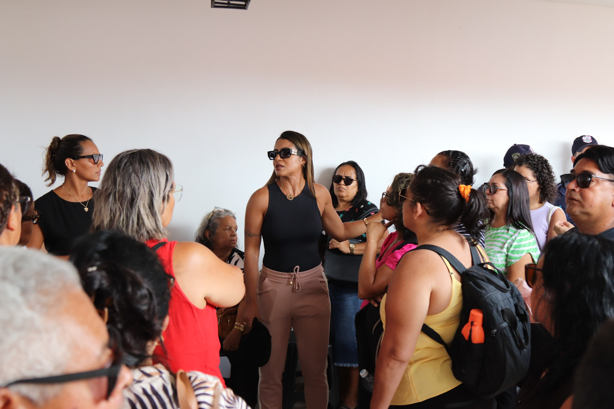 Trabalhadores da Educação mobilizados, tentando reunião com o prefeito Jaime Calado desde às férias de janeiro. FOTO: ASSCOM SINTE SGA
